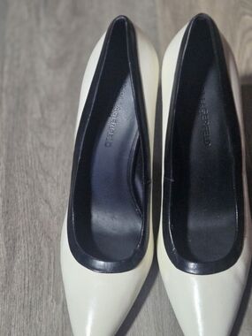 Karl Lagerfeld Two-Tone Cream and Black Pointed Toe Heels